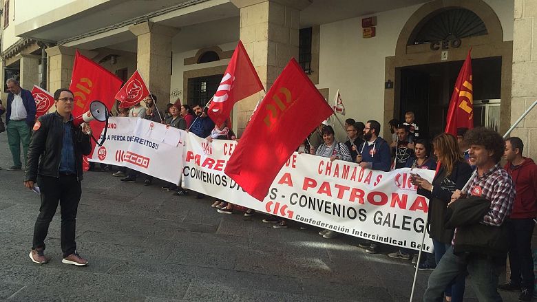 2016 10 06 ConcentracionFolgaCentrosChamadasOurense01.jpg